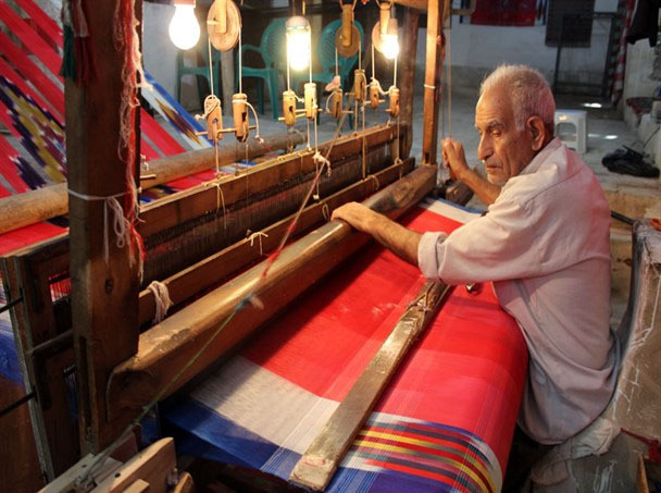 شعربافی: هنر نساجی مردم کویر ایران (2025) 