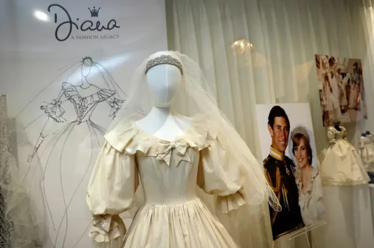 'Largest Princess Diana auction' features frocks, hats and bags(2025)
