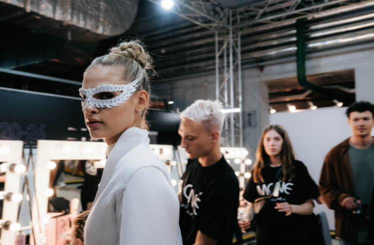 ظهور صنعت مد در گستره جهانی. ( 24-2023 )