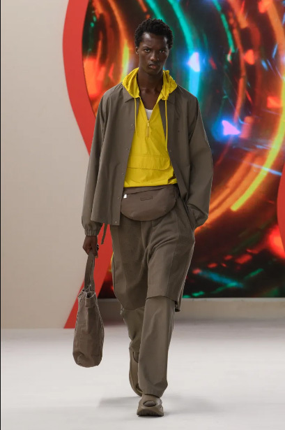  در این فصل 2024 ، برند songzio مجموعه 30 ساله خود را از پاریس ارائه می دهد.( 24-2023) 