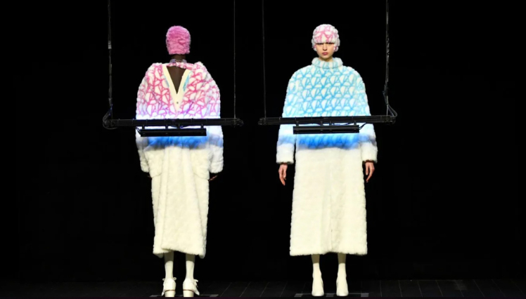 Anrealage’s collection changes colours under UV light at Paris Fashion Week Fall 2023