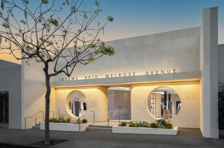 توتم (toteme) دومین فروشگاه لندن خود را با ورود به نایتسبریج افتتاح کرد