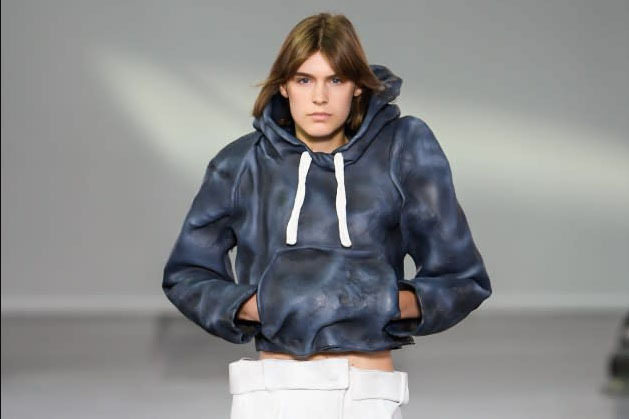Pleasing و JW Anderson از همکاری مد و زیبایی پرده برداری کردند